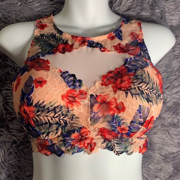 PINK Victoria's Secret Other - PINK flower Lace Bralette 🌺🌿